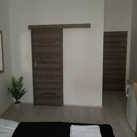 City Center Lux Apartman * ミシュコルツ