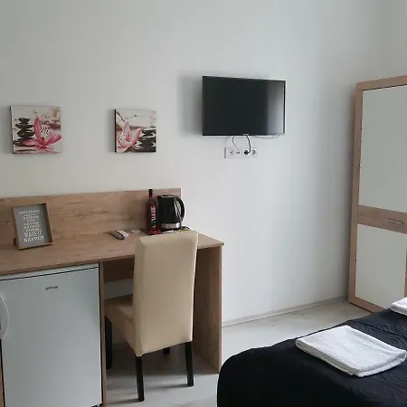 ホームステイ City Center Lux Apartman