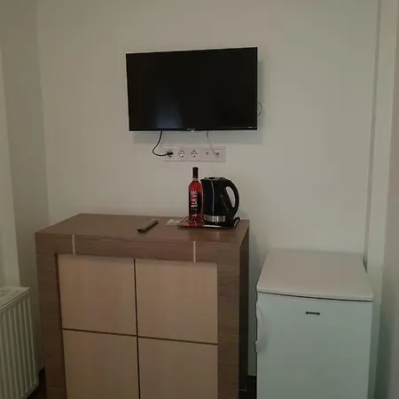 City Center Lux Apartman ホームステイ