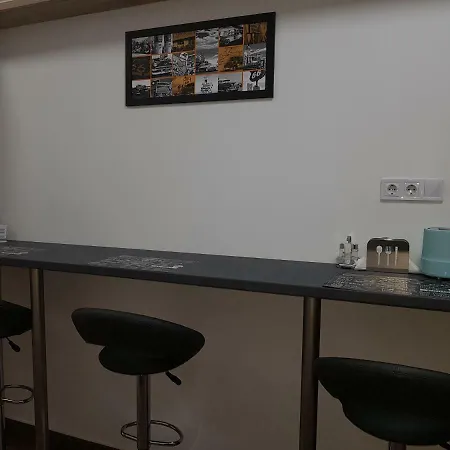 City Center Lux Apartman ホームステイ *